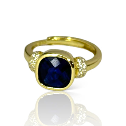 Elegant Cushion Cut Ring - Silver and Gold